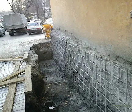 Арматурная сетка у существующего основания
