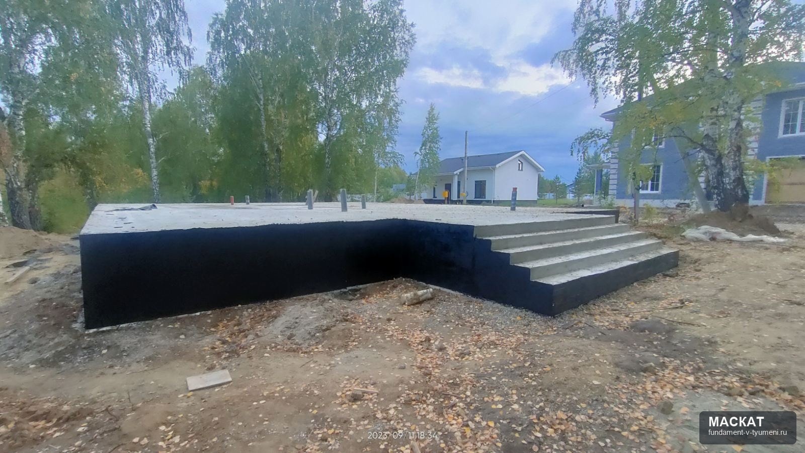 Общий вид готового фундамента с подвальным помещением
